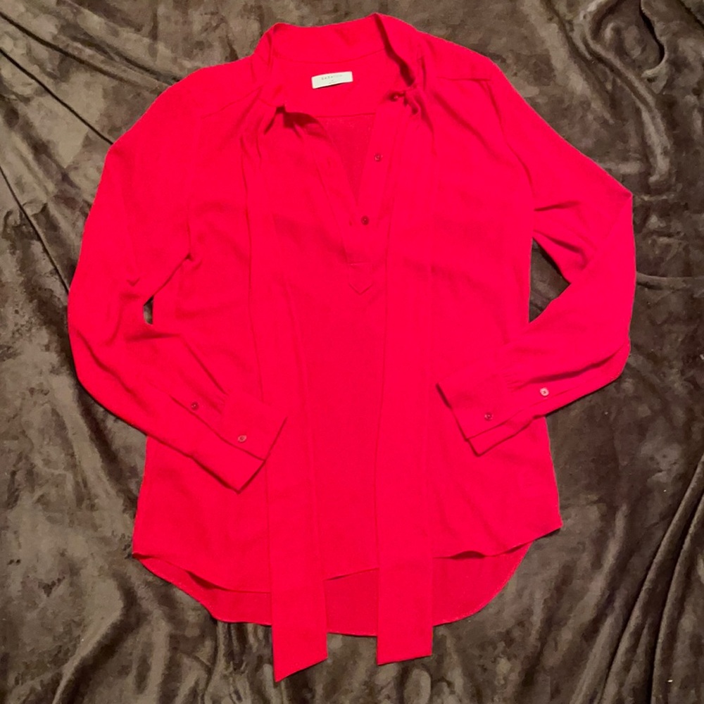 Aritzia Babaton red tie front blouse size M
